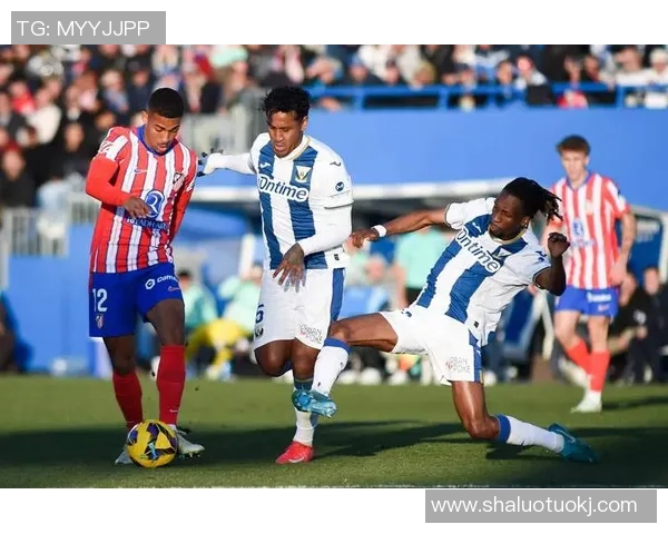 2019年国王杯半决赛次回合皇马与巴萨的巅峰对决回顾与分析