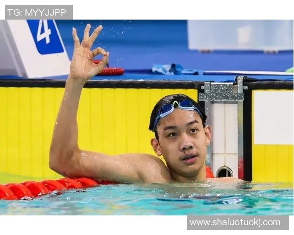 张展硕,三金三纪录!赛后承受央视采访“抢”过话筒采访亚军,“我是复旦大学新闻学的” 张展硕,三金三纪录!赛后承受央视采访“抢”过话筒采访亚军,“我是复旦大学新闻学的”